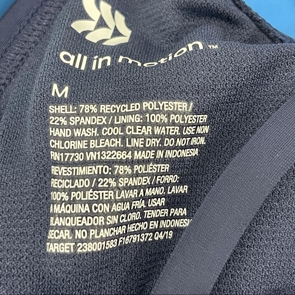 🏝NWT ALL IN MOTION BIKINI TOP - Picture 3 of 9